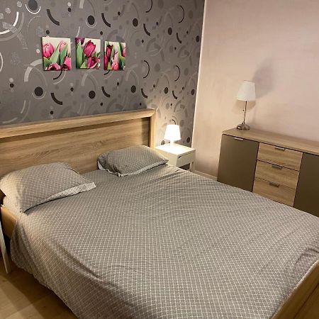 Апартаменти Igi Red Flat With Free Private Parking Клуж-Напока Екстер'єр фото